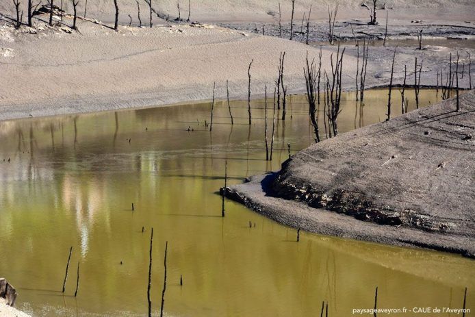 vidange-barrage-sarrans-aveyron-07