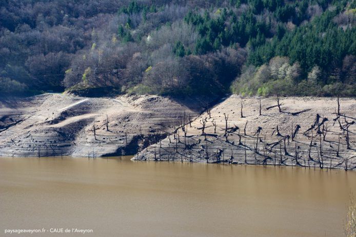 vidange-barrage-sarrans-aveyron-09