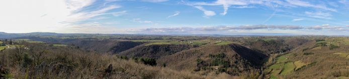 Panorama du plateau et de la vallée du Viaur depuis le Roc de Miramont.